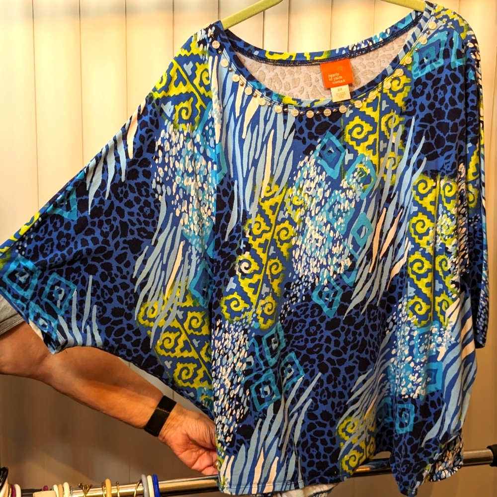 Ladies top, size 2X. Elbow length batwing sleeve cotton. 95% Cotton/5% Spandex.